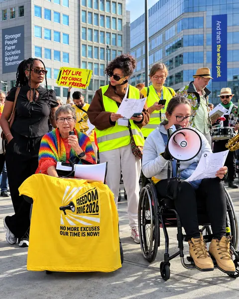 Le voci della Freedom Drive nel quartiere europeo.