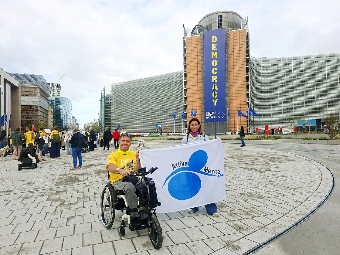 Attiva-Mente alla Freedom Drive, davanti al Berlaymont, sede della Commissione europea.