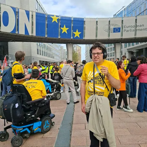 Un momento davanti all’ingresso del Parlamento europeo.